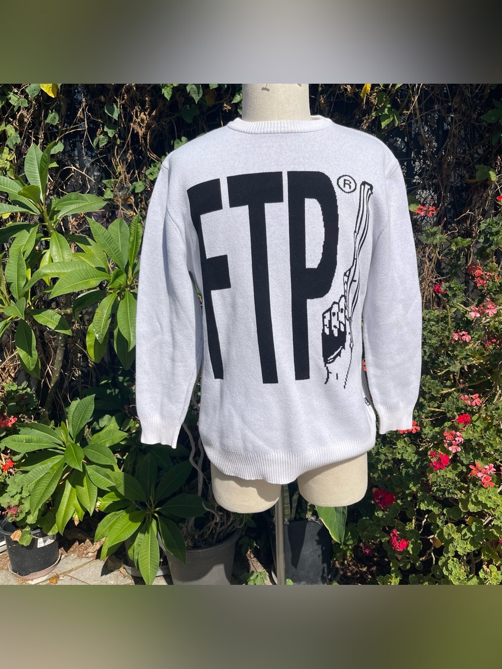 FTP F The Population WATCH YOUR BACK Crewneck Sweater Sz MD EUC